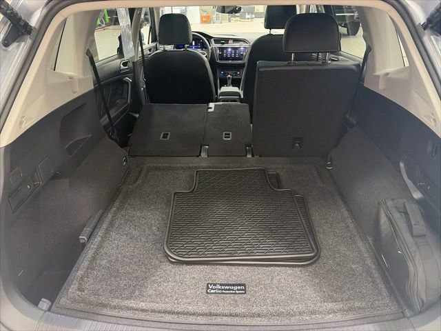 Used 2022 Volkswagen Tiguan SE image 15