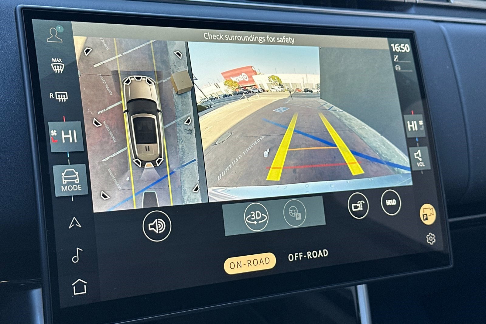 Used 2025 Land Rover Range Rover SE image 22