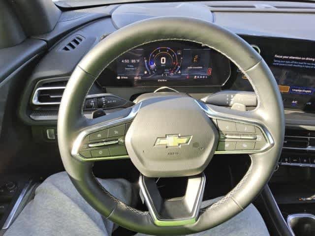 Used 2026 Chevrolet Traverse LT w/ Driver Confidence Package AWD/4WD image 2
