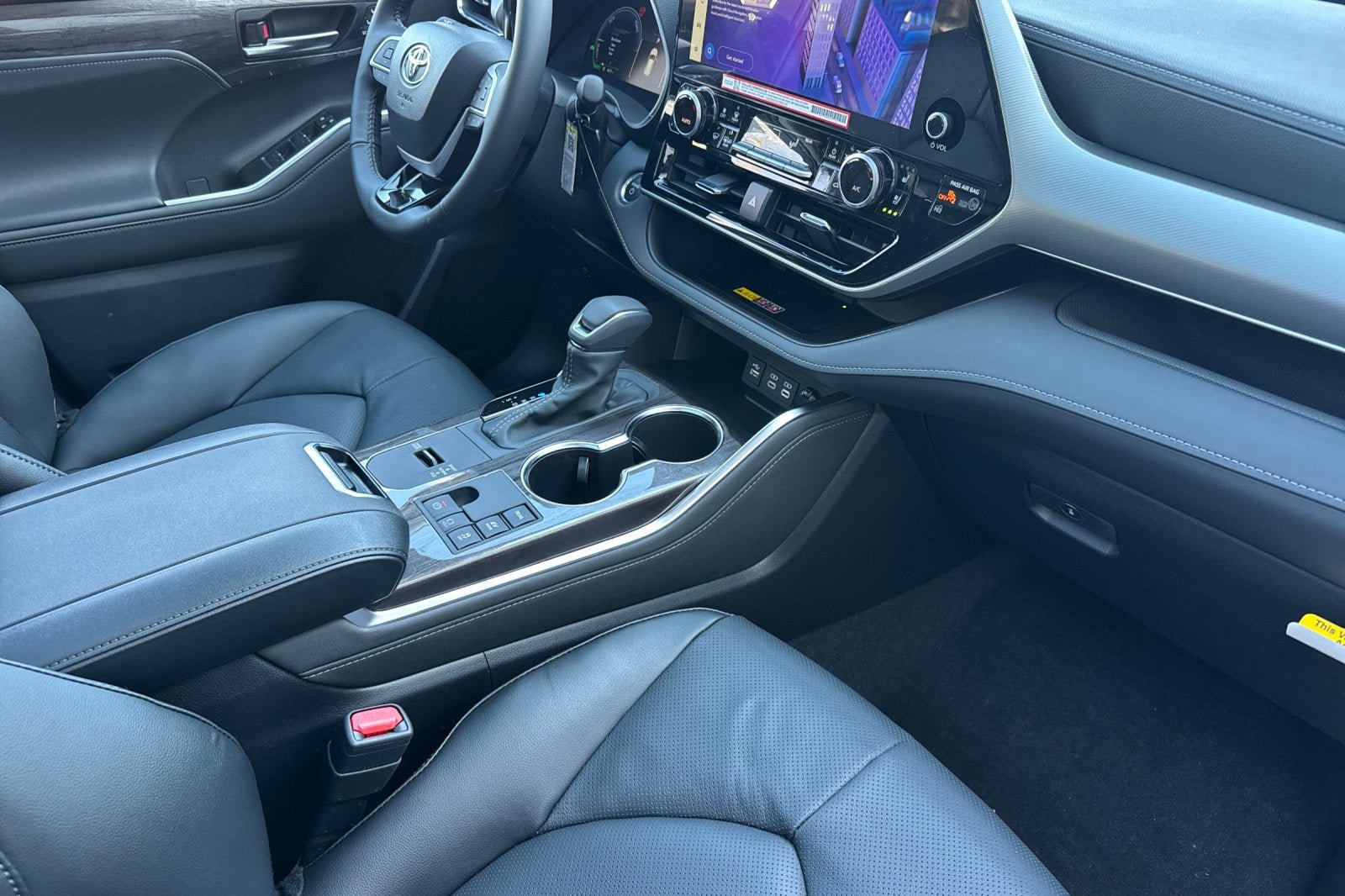 New 2026 Toyota Highlander Platinum AWD/4WD image 18