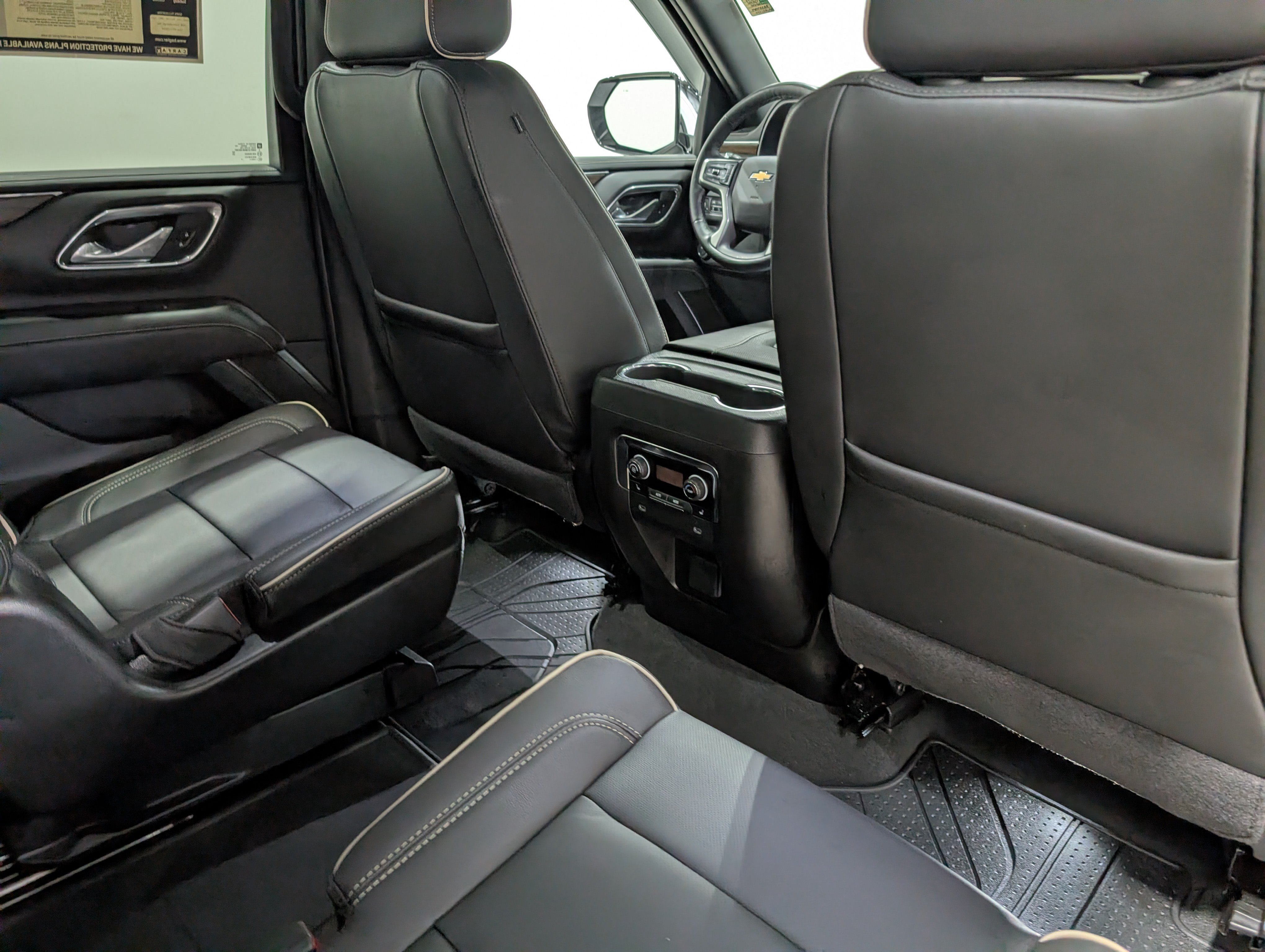 Used 2024 Chevrolet Tahoe Premier AWD/4WD image 19