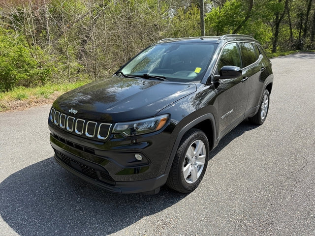 Used 2022 Jeep Compass Latitude w/ Convenience Group image 2