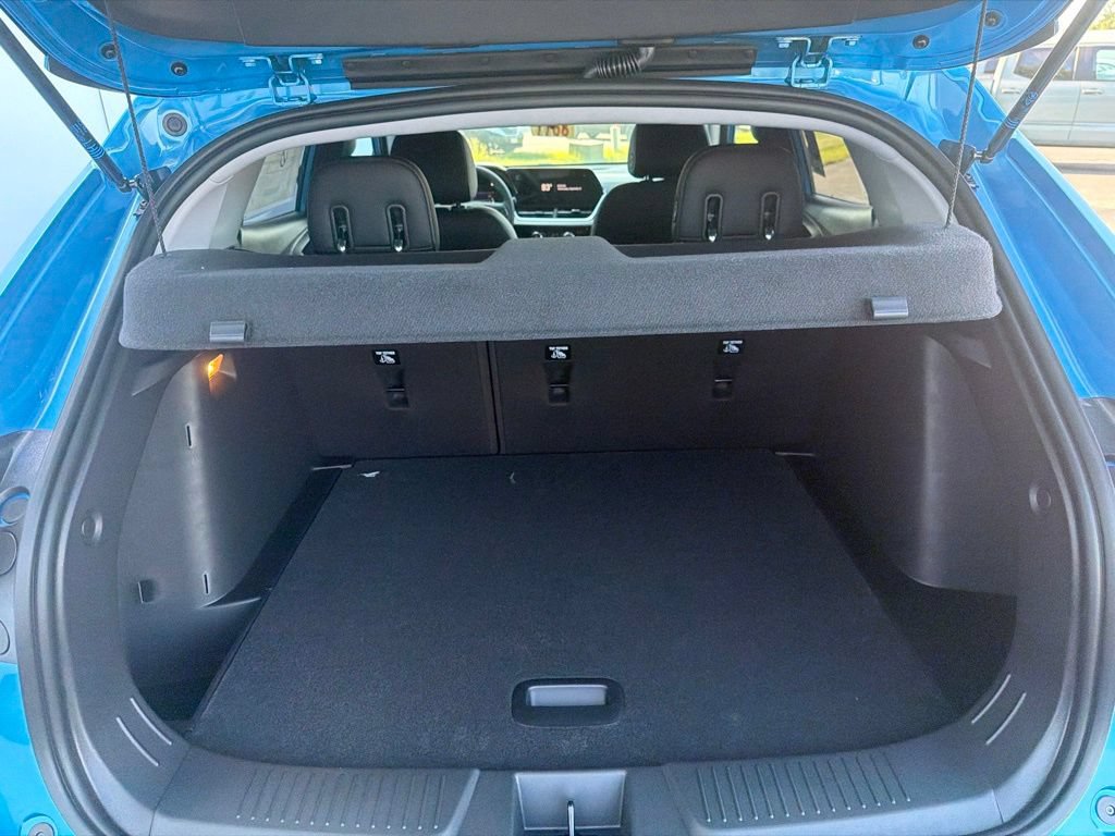 New 2026 Chevrolet Trax LT FWD image 9