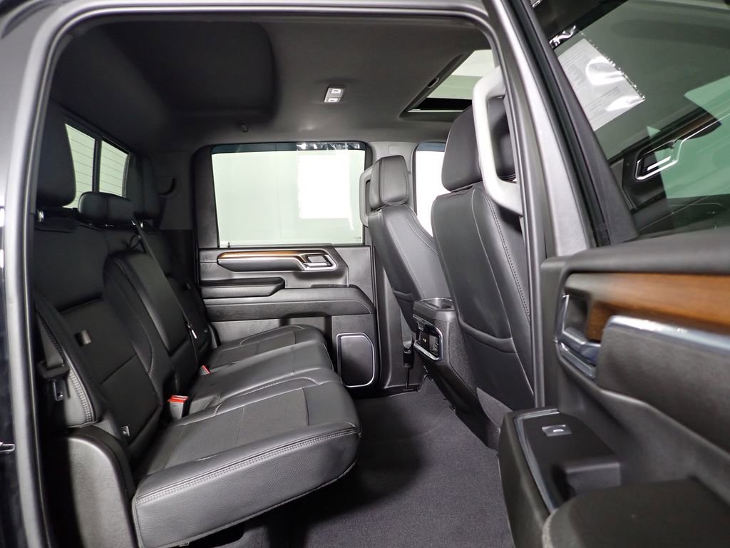 Used 2024 GMC Sierra 3500 Denali w/ Denali Reserve Package AWD/4WD image 43