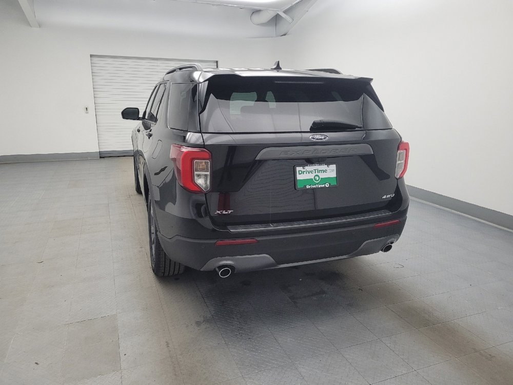 Used 2022 Ford Explorer XLT w/ Equipment Group 202A AWD/4WD image 6