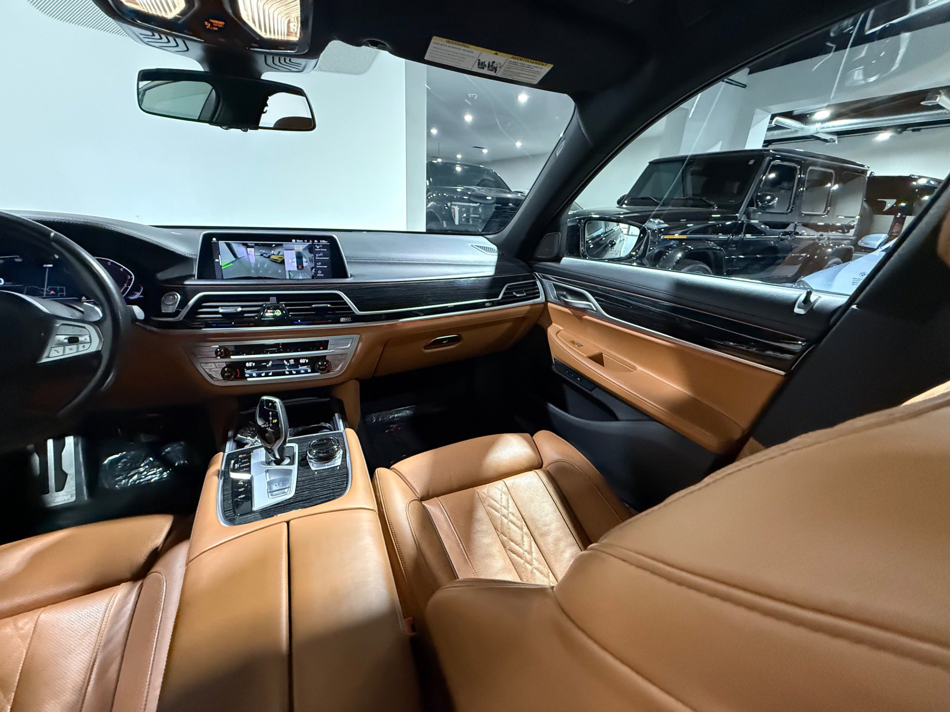 Used 2022 BMW 740i xDrive w/ M Sport Package image 32