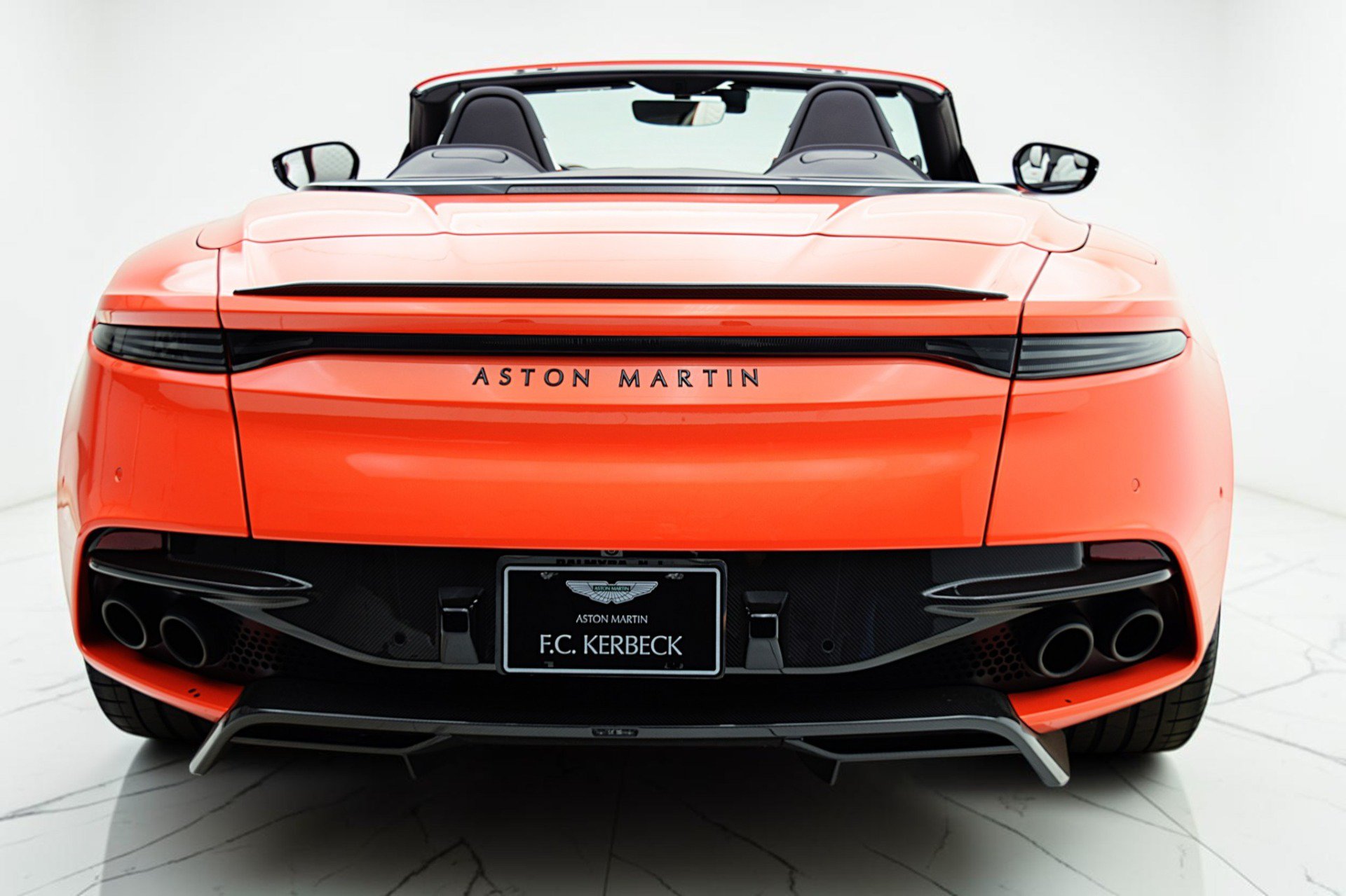 Used 2023 Aston Martin DBS Superleggera Volante RWD image 8