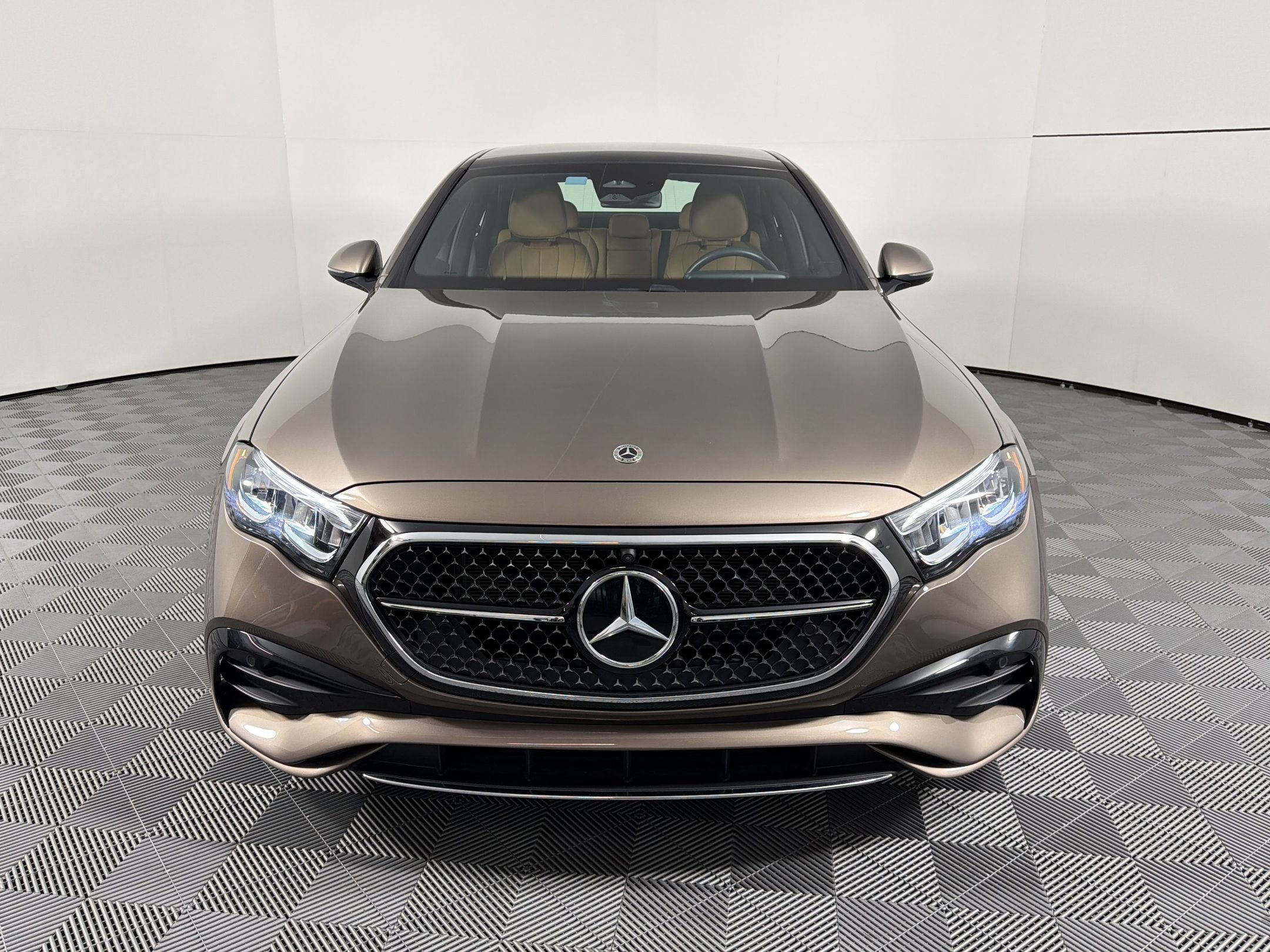Used 2025 Mercedes-Benz E 450 4MATIC Sedan image 6
