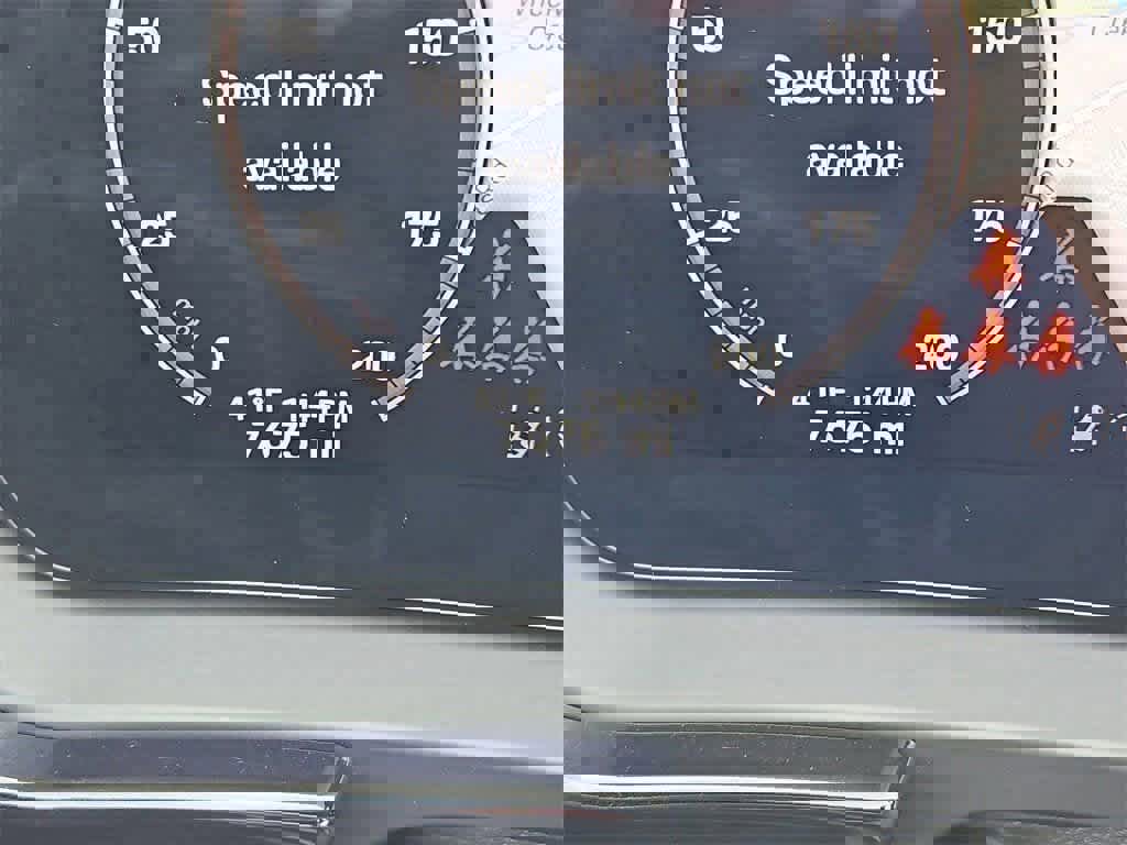 Used 2025 Porsche Cayenne S image 14