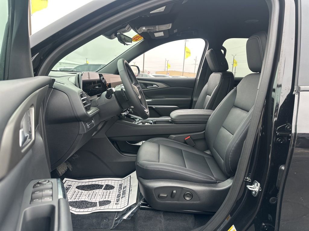 New 2026 Chevrolet Traverse LT w/ Driver Confidence Package AWD/4WD image 6