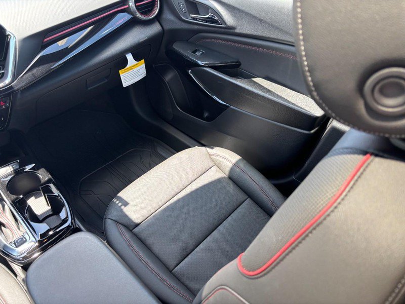 New 2026 Chevrolet Trax RS w/ Sunroof Package FWD image 9