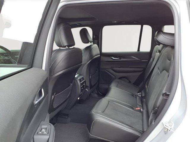 New 2025 Jeep Grand Cherokee Altitude AWD/4WD image 12