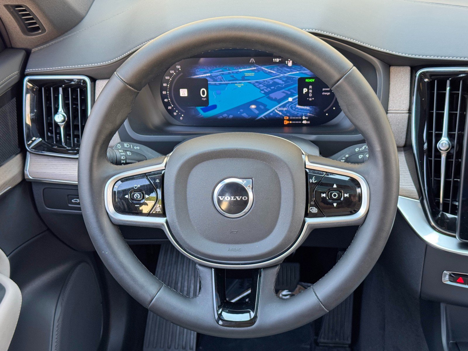 Used 2025 Volvo XC90 T8 Plus w/ Protection Package Premier AWD/4WD image 22