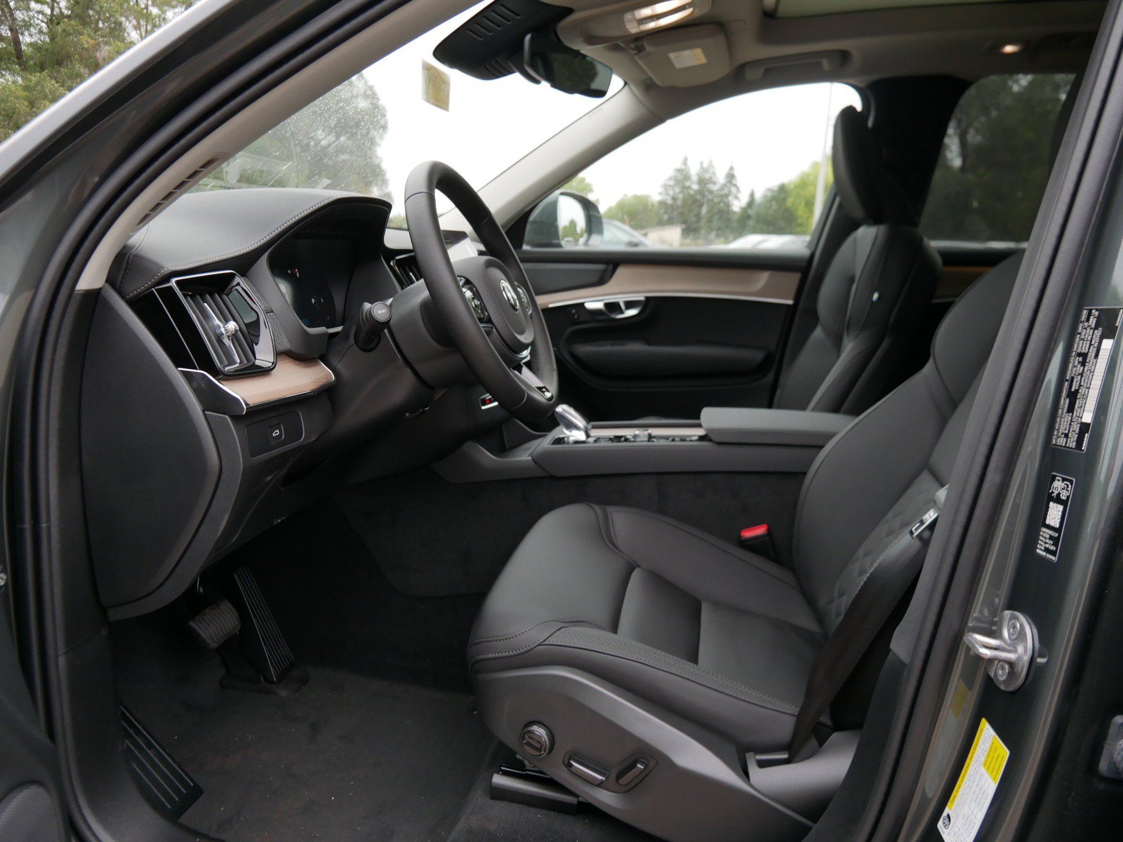 New 2027 Volvo XC90 B6 Plus AWD/4WD image 5