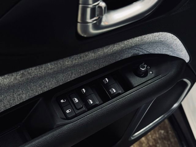 Used 2022 Jeep Compass Latitude w/ Convenience Group image 14