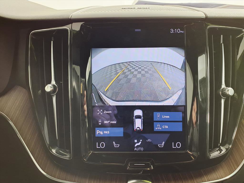 Used 2021 Volvo XC60 T5 Momentum w/ Advanced Package image 19