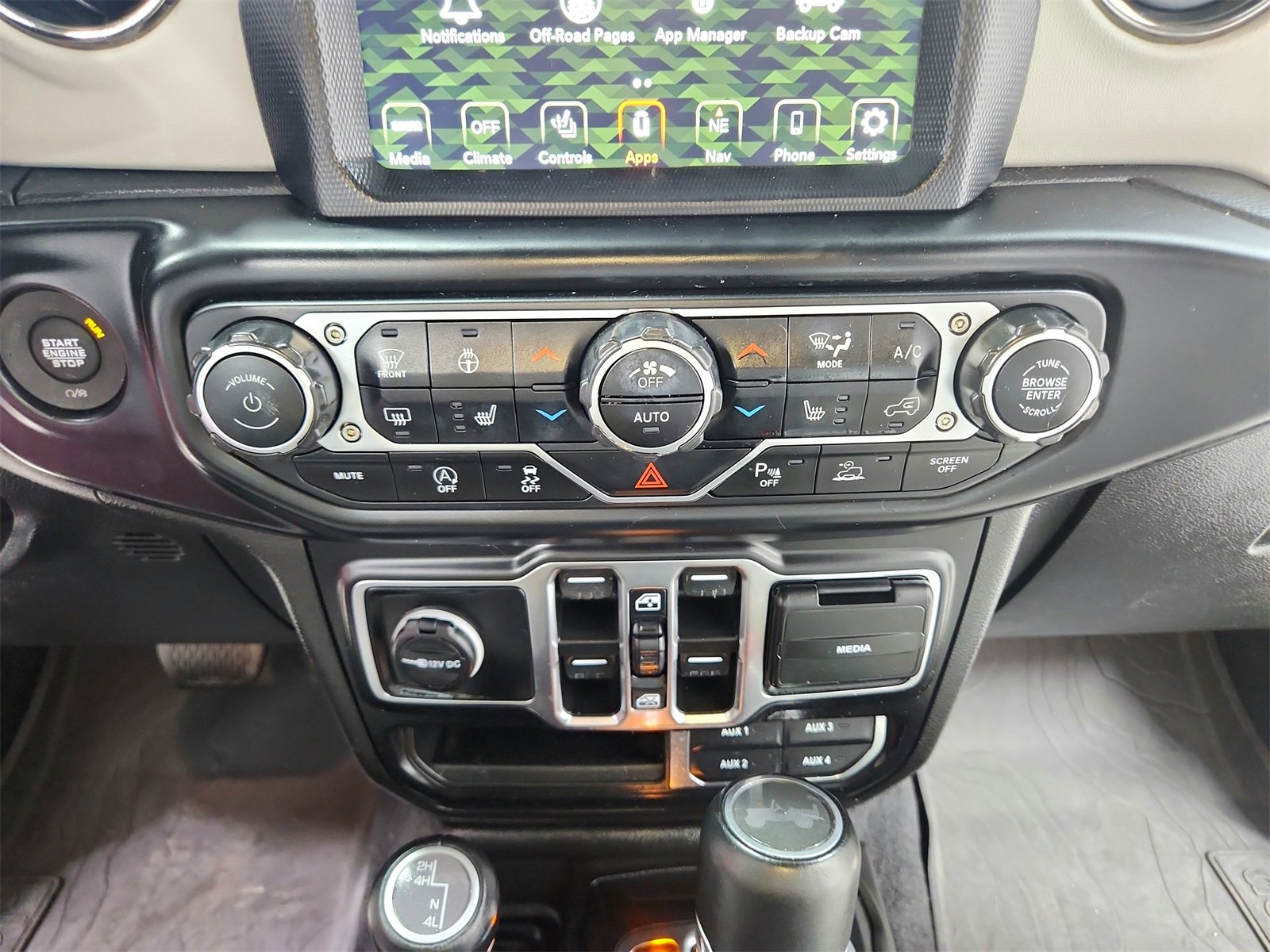 Used 2023 Jeep Wrangler Altitude image 32