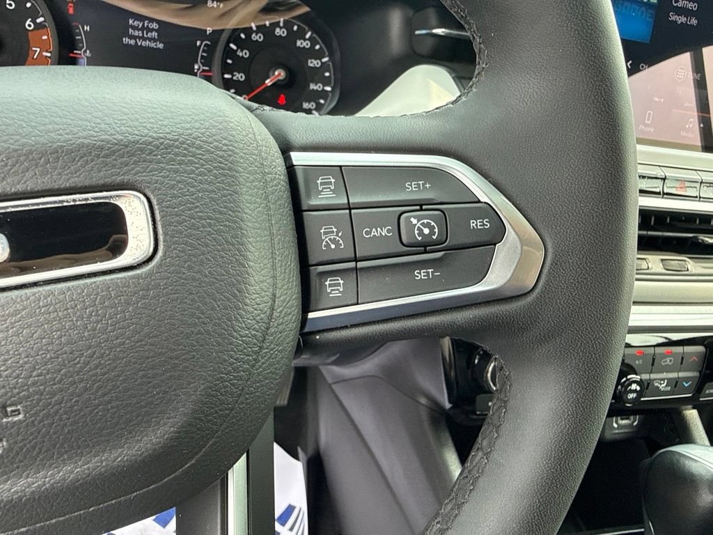 Certified 2025 Jeep Compass Limited AWD/4WD image 24