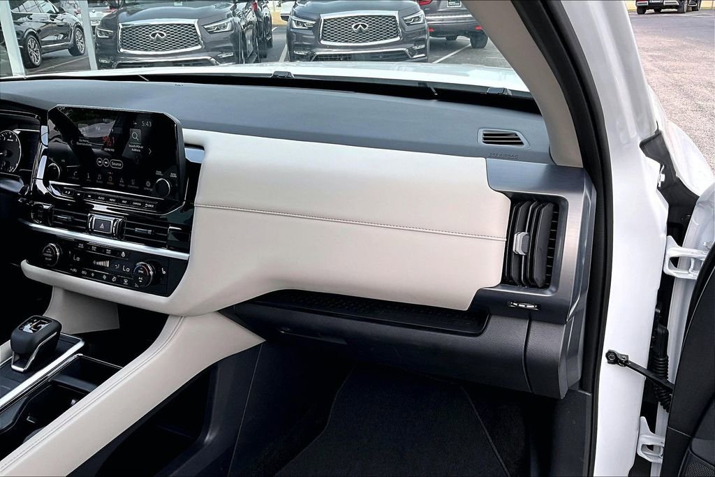 Used 2025 Nissan Pathfinder SL image 19