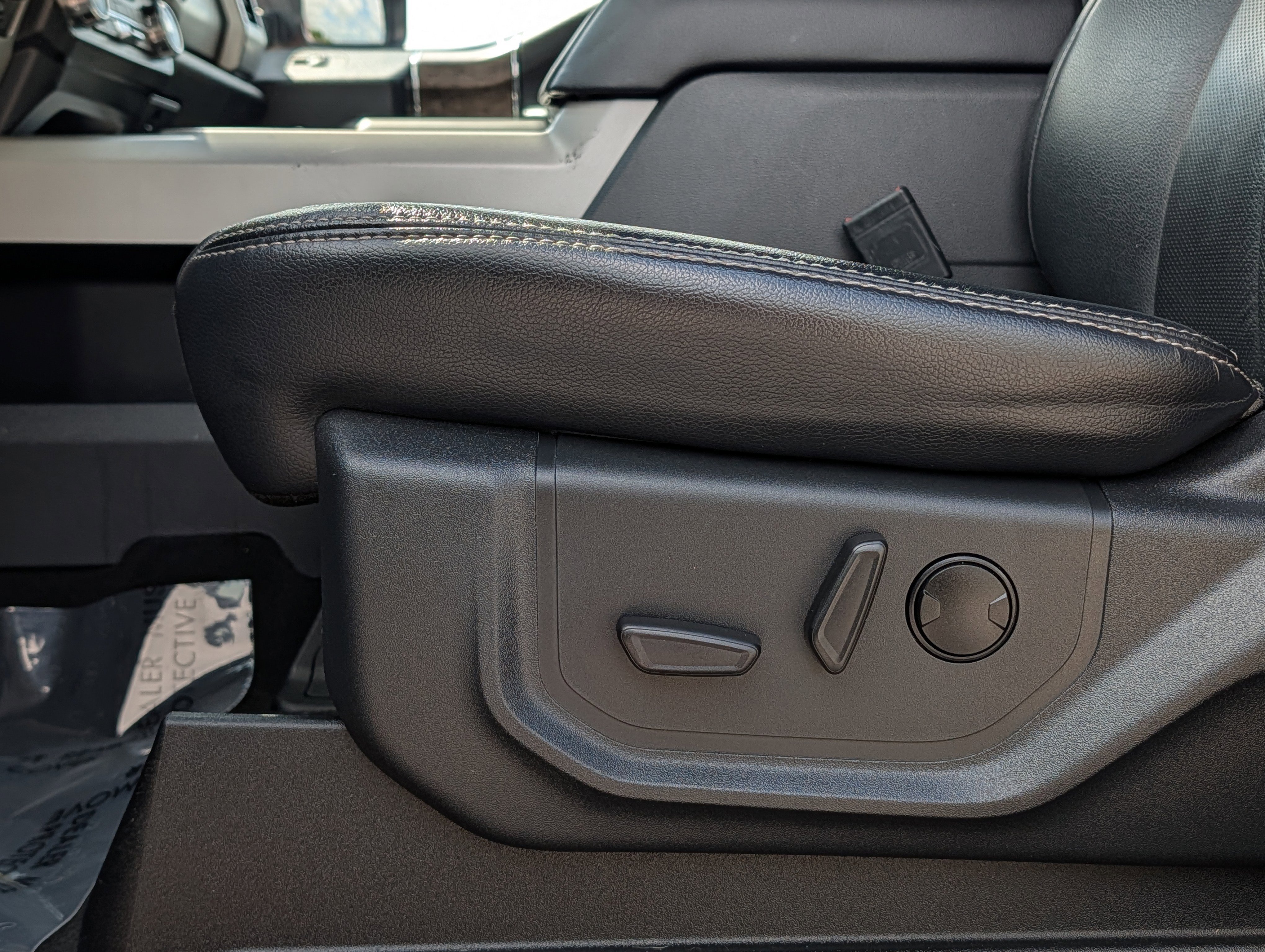 Used 2022 Ford F250 Lariat w/ Lariat Value Package image 23