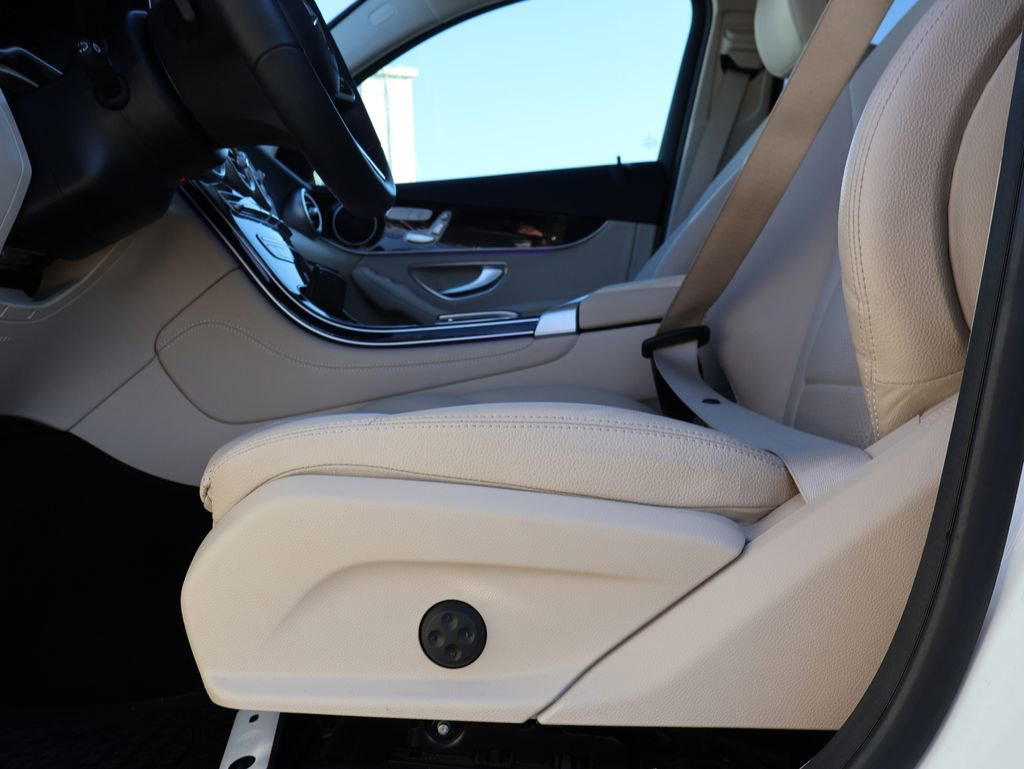 Used 2020 Mercedes-Benz GLC 300 4MATIC Coupe image 40