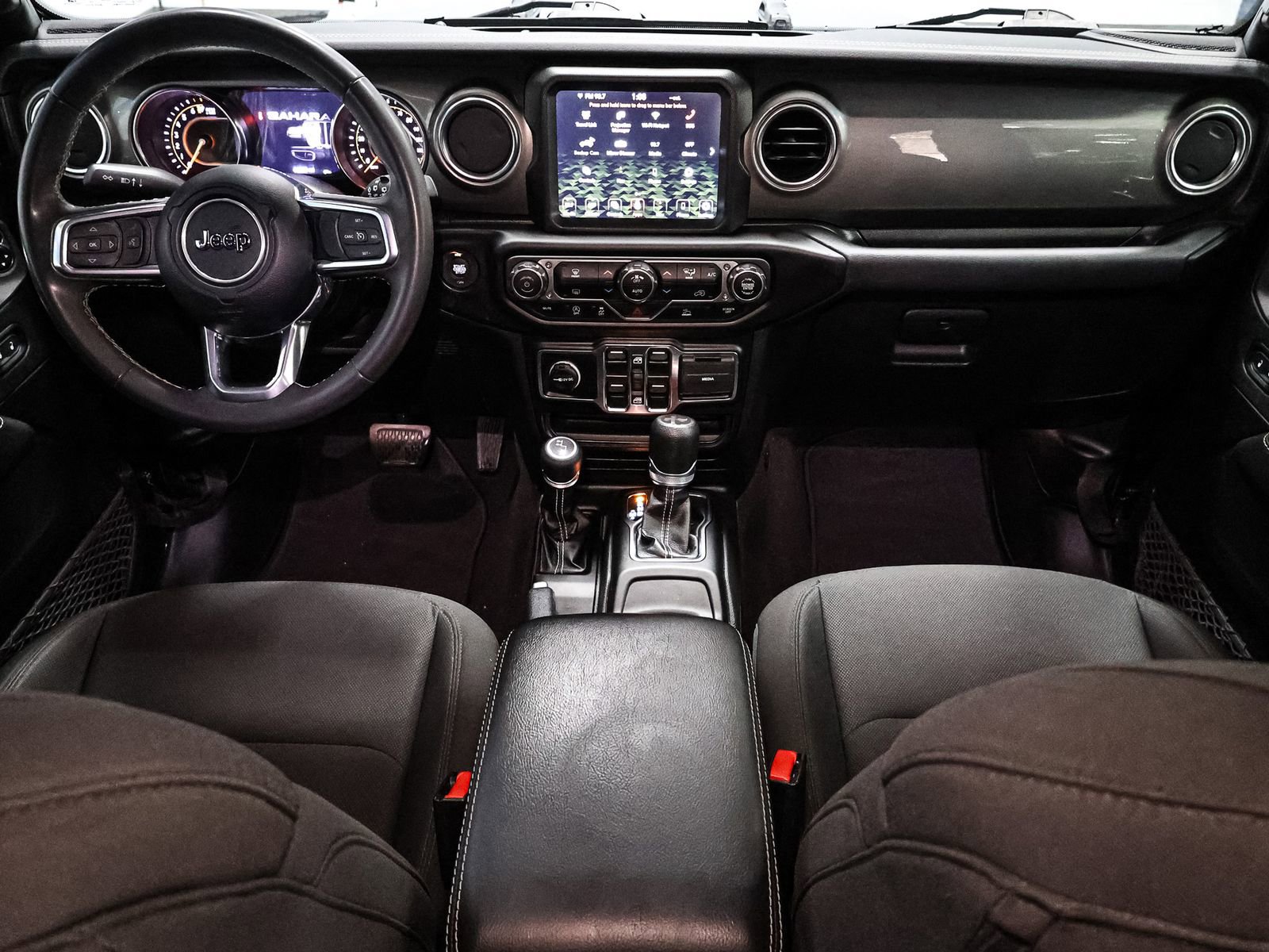 Used 2023 Jeep Wrangler Sahara image 24