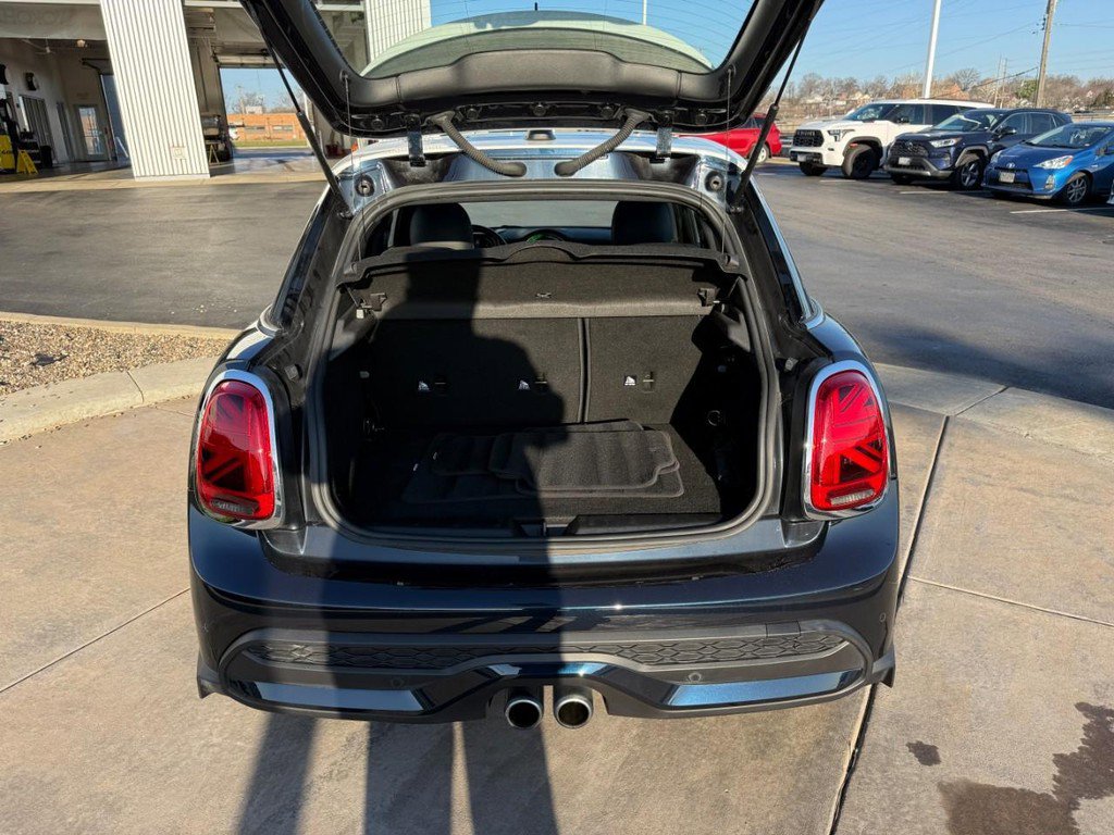 Used 2022 MINI Cooper S w/ Driver Assistance Package image 9