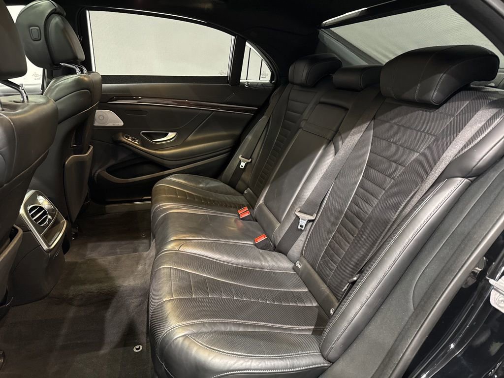 Used 2018 Mercedes-Benz S 560 4MATIC Sedan w/ AMG Line Exterior image 36