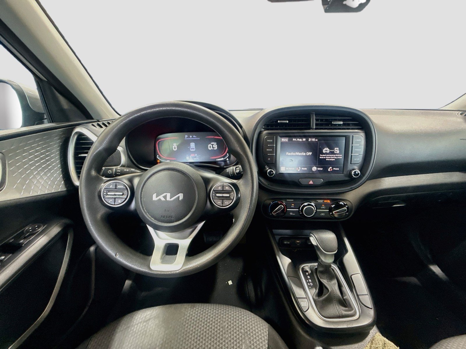 Used 2024 Kia Soul LX w/ Option Group 015 FWD image 13