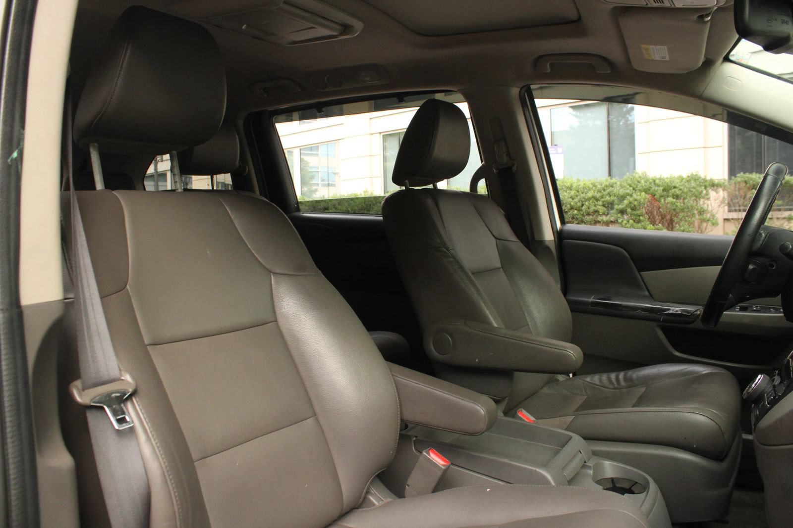 Used 2014 Honda Odyssey Touring image 28