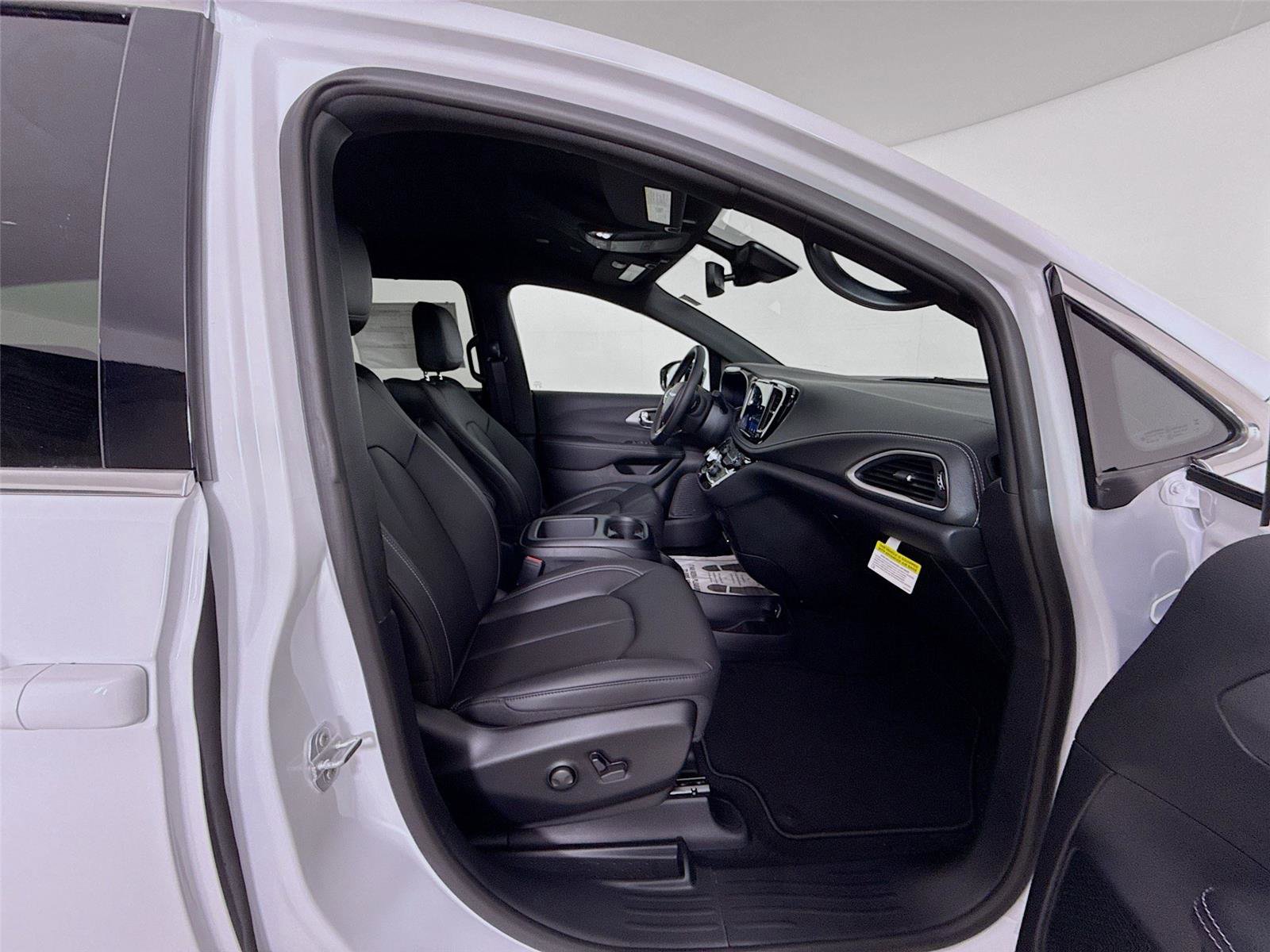 New 2026 Chrysler Pacifica Select image 32