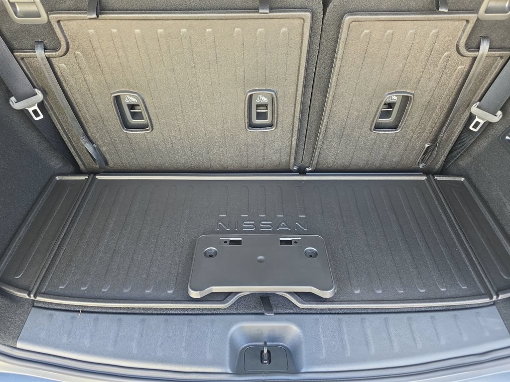 New 2026 Nissan Pathfinder Platinum AWD/4WD image 13