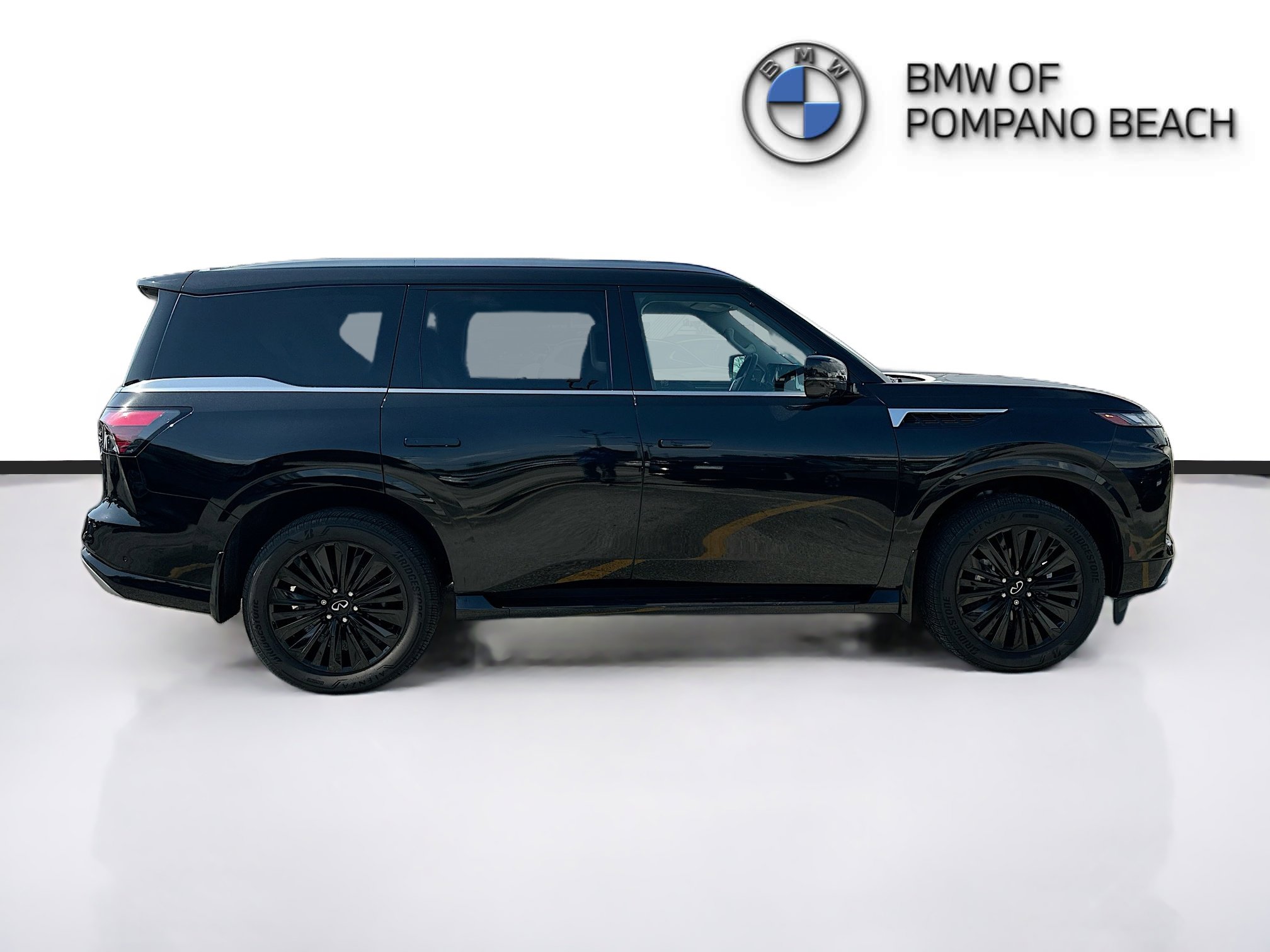 Used 2025 INFINITI QX80 Sensory image 8