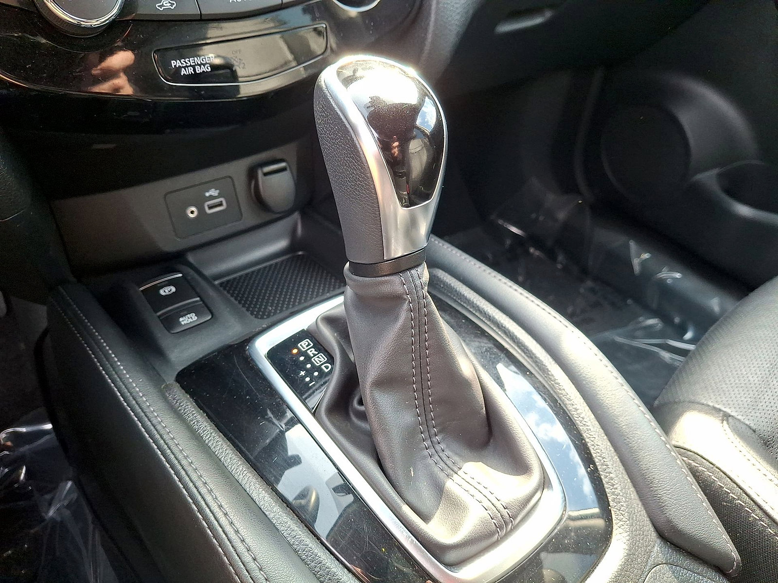 Used 2019 Nissan Rogue SL AWD/4WD image 12