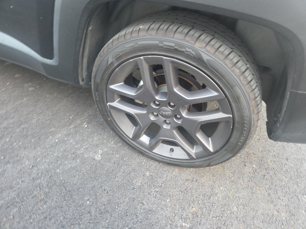 Used 2021 Jeep Renegade Latitude FWD image 30