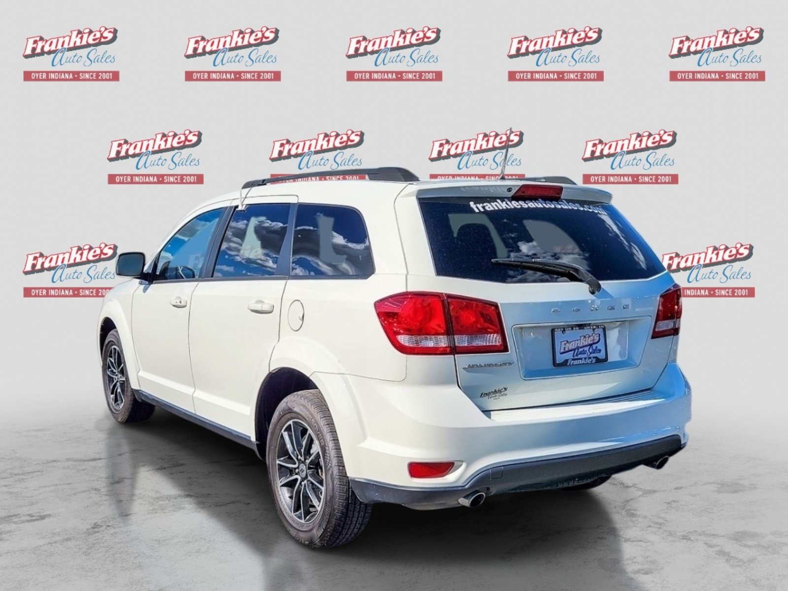 Used 2018 Dodge Journey SXT w/ Blacktop Package FWD image 3