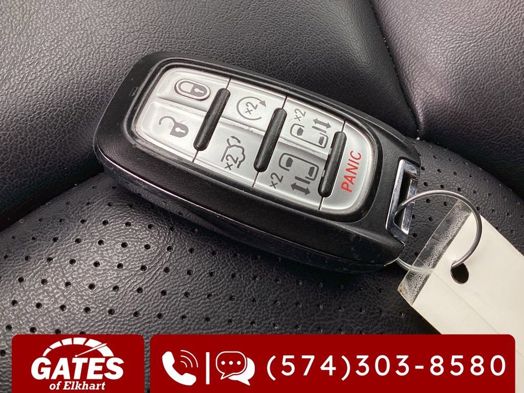 Used 2023 Chrysler Pacifica Touring-L FWD image 32