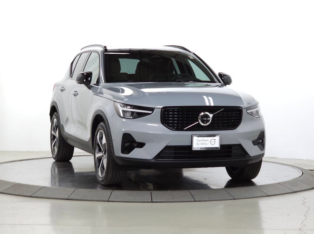 Certified 2025 Volvo XC40 B5 Plus