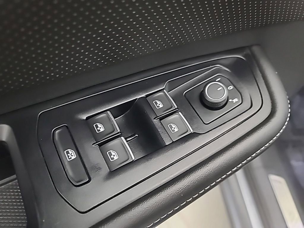 Used 2025 Volkswagen Atlas Cross Sport SE image 22