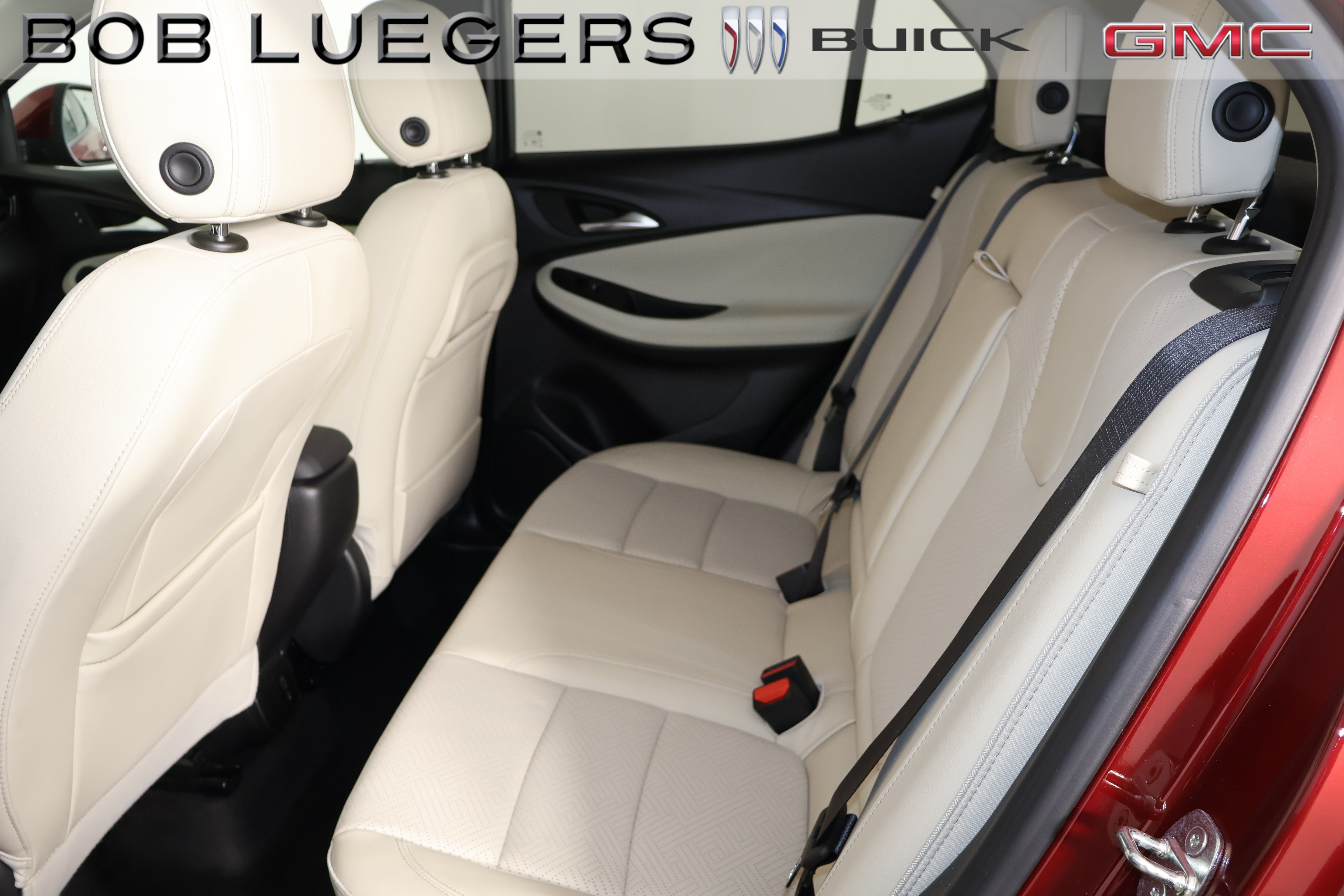 Certified 2022 Buick Encore GX Essence FWD image 11