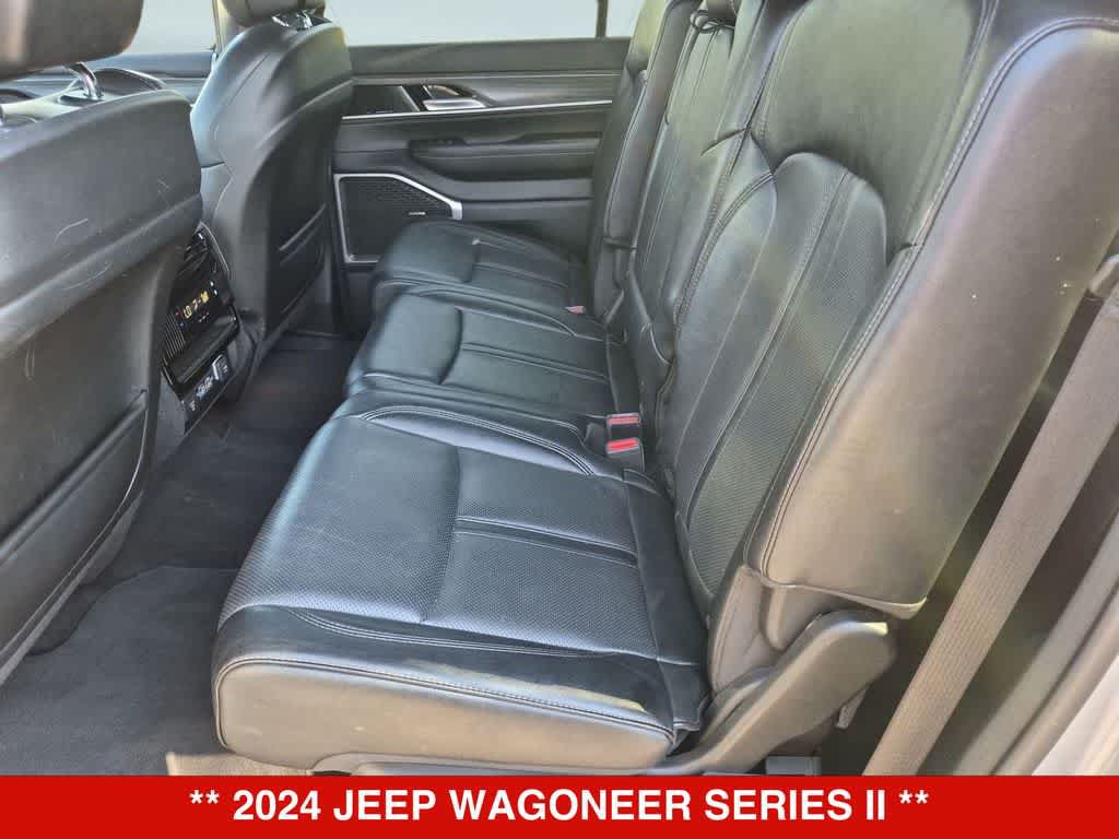 Used 2024 Jeep Wagoneer Series II w/ Flexible Seating Group AWD/4WD image 19