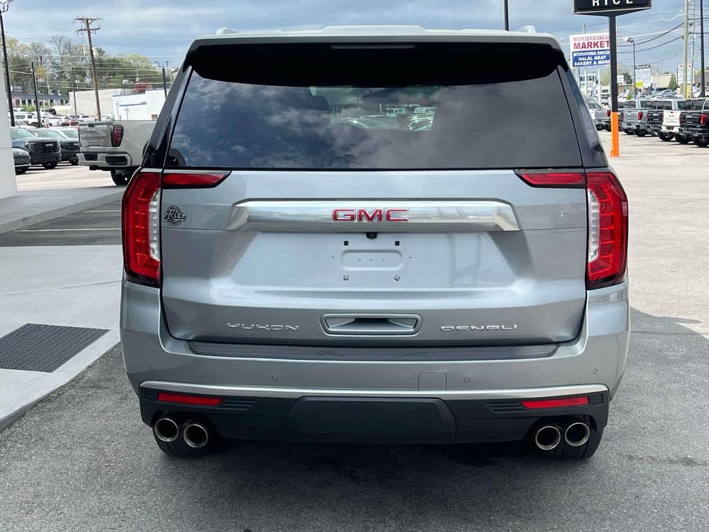 Used 2023 GMC Yukon XL Denali AWD/4WD image 4