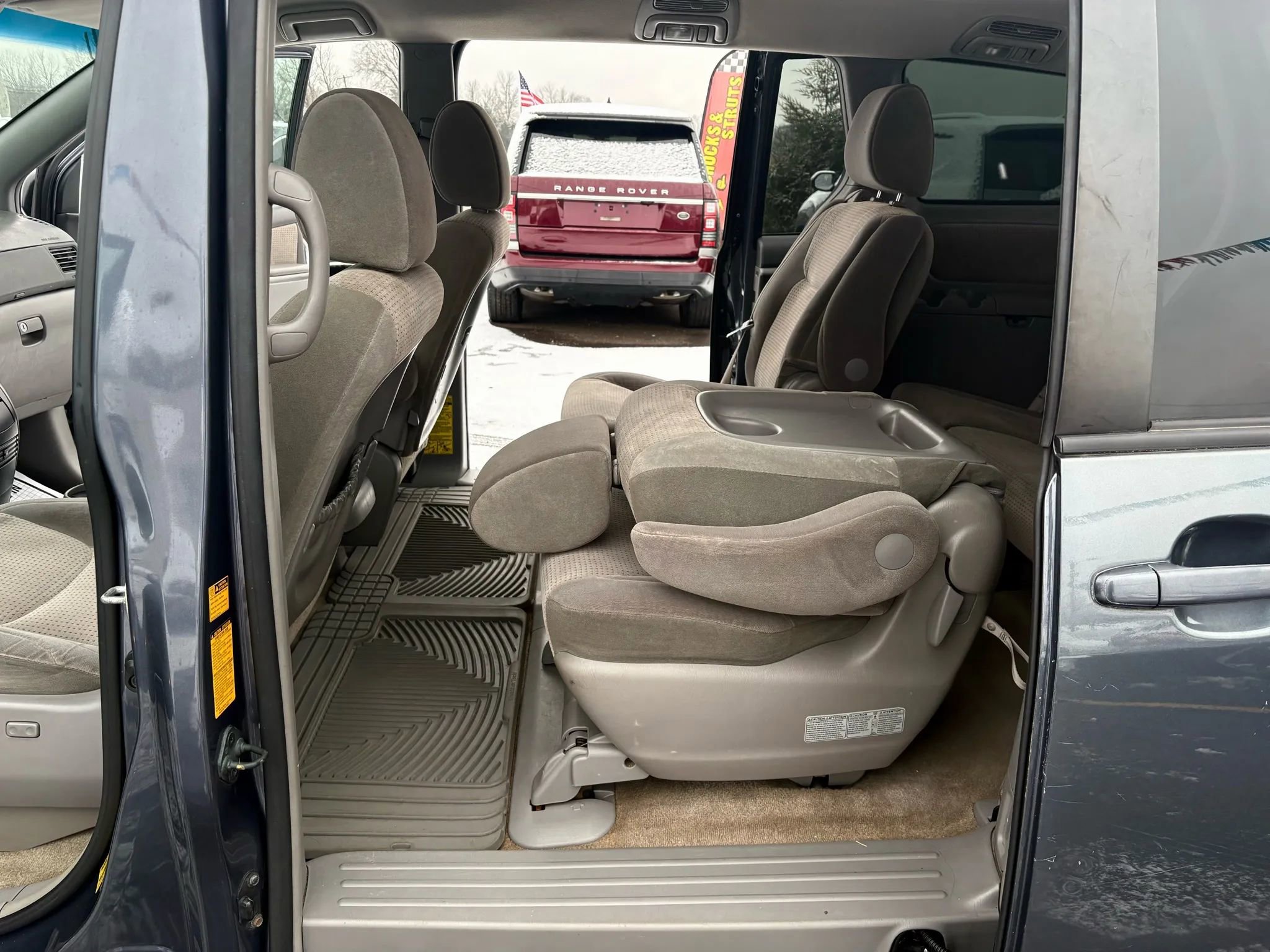 Used 2010 Toyota Sienna LE image 17