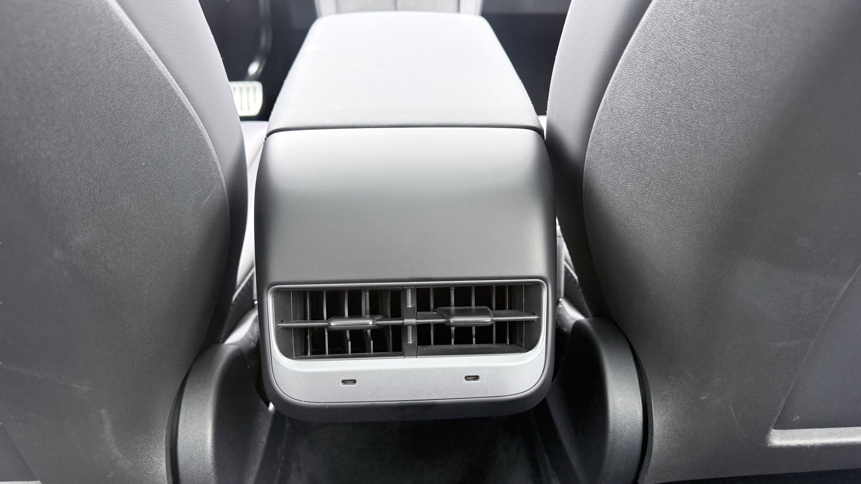 Used 2024 Tesla Model Y Performance image 52