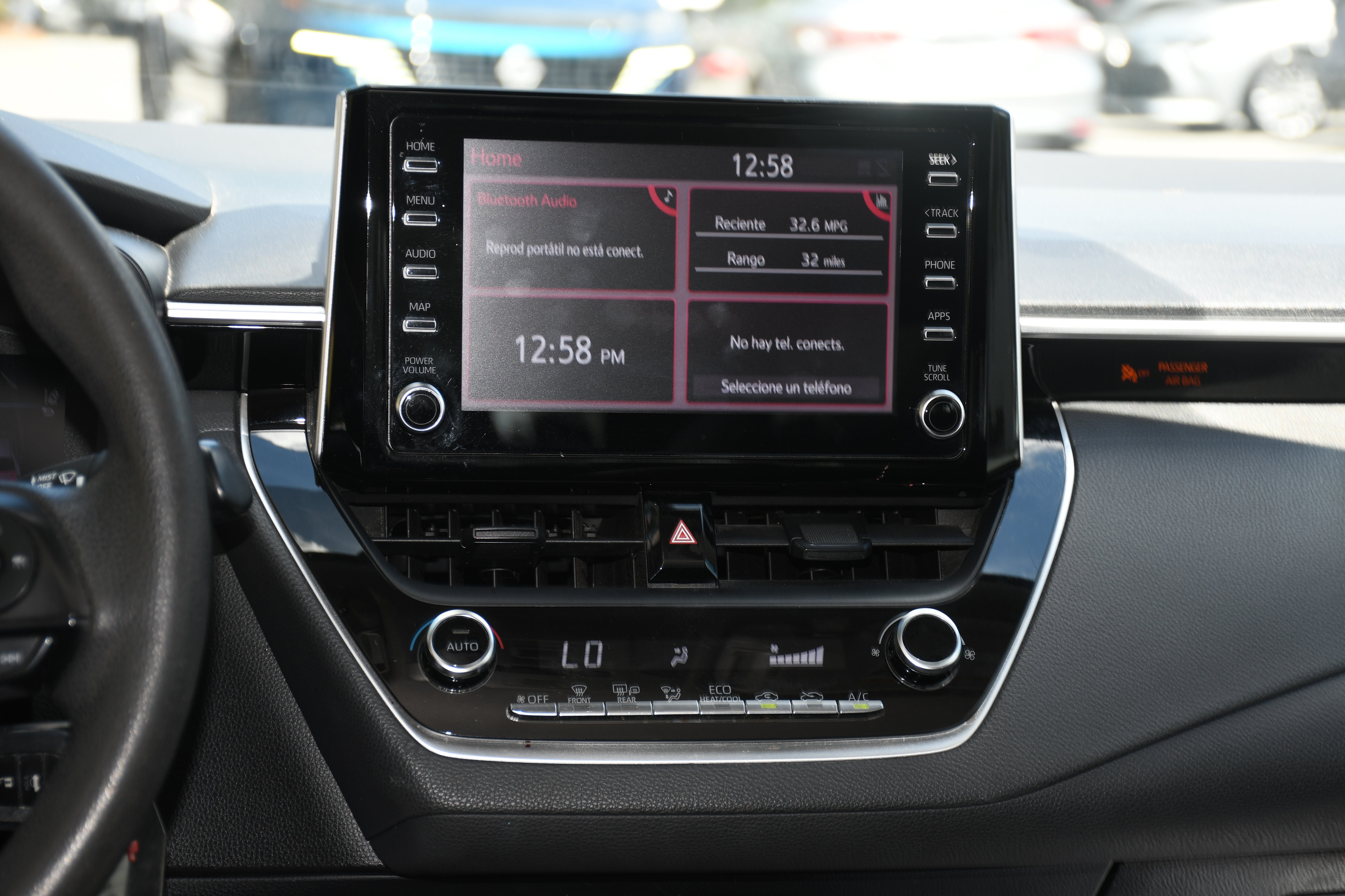 Used 2020 Toyota Corolla LE FWD image 15
