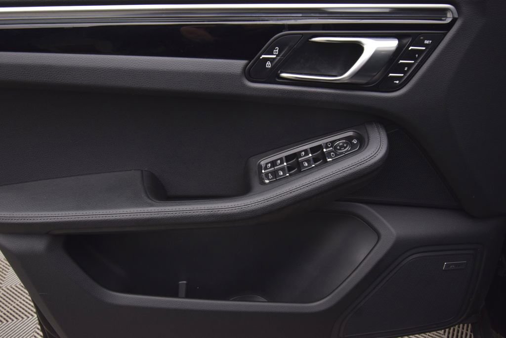 Used 2022 Porsche Macan image 27