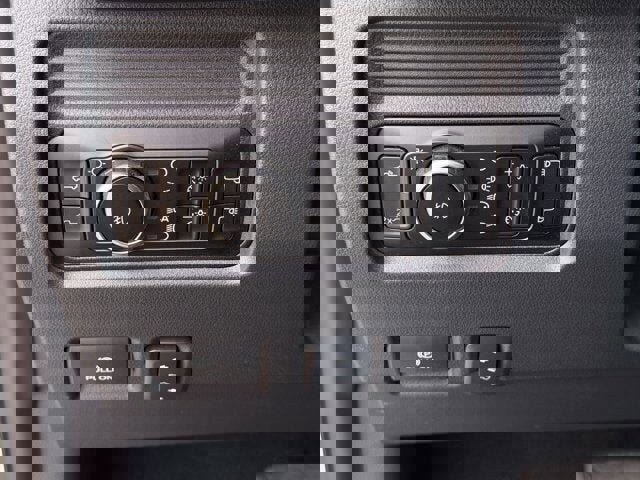 New 2026 Ford F250 Lariat w/ Black Appearance Package AWD/4WD image 36