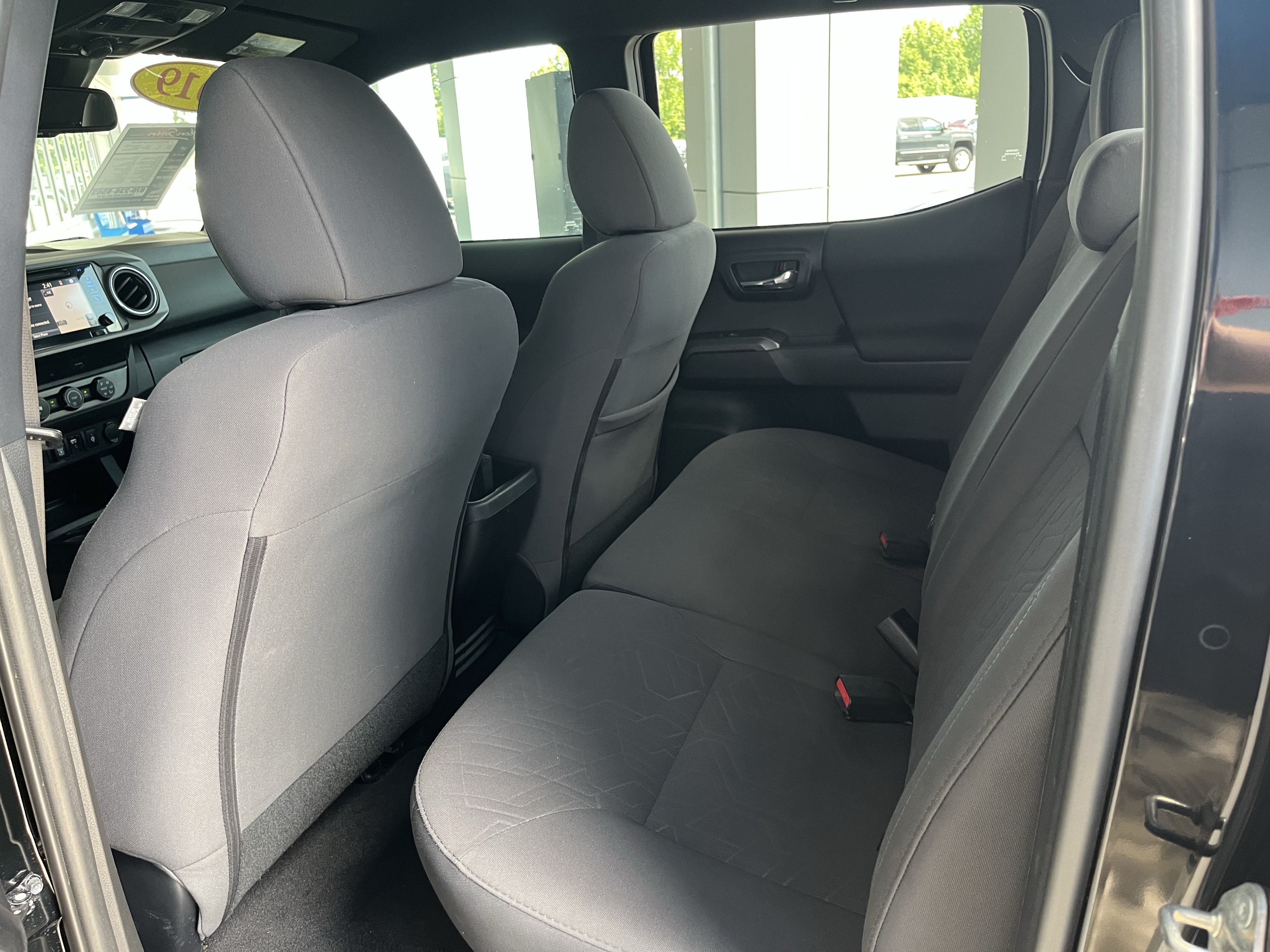 Used 2019 Toyota Tacoma TRD Off-Road AWD/4WD image 3