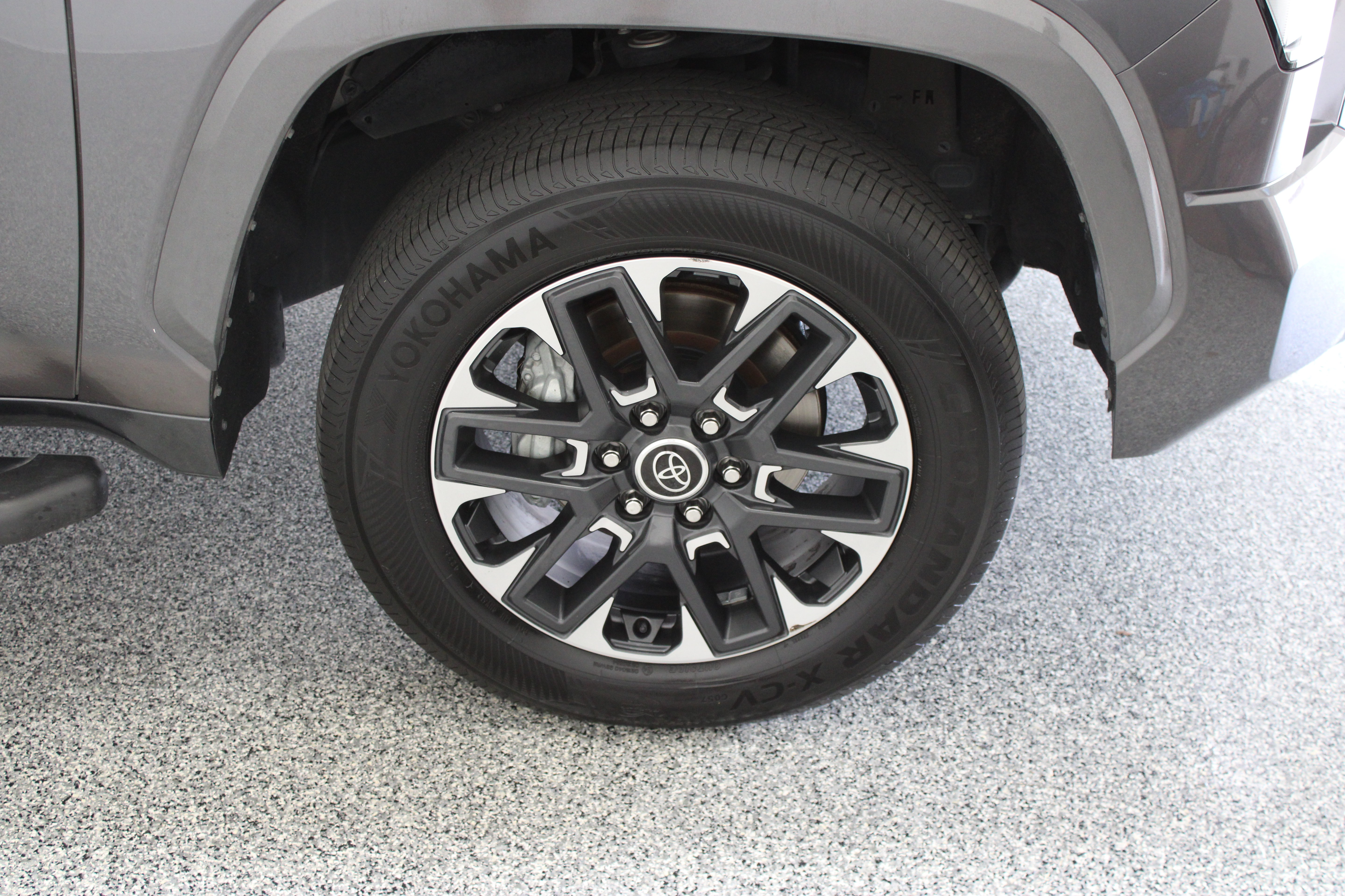 Used 2024 Toyota Tundra Limited AWD/4WD image 5