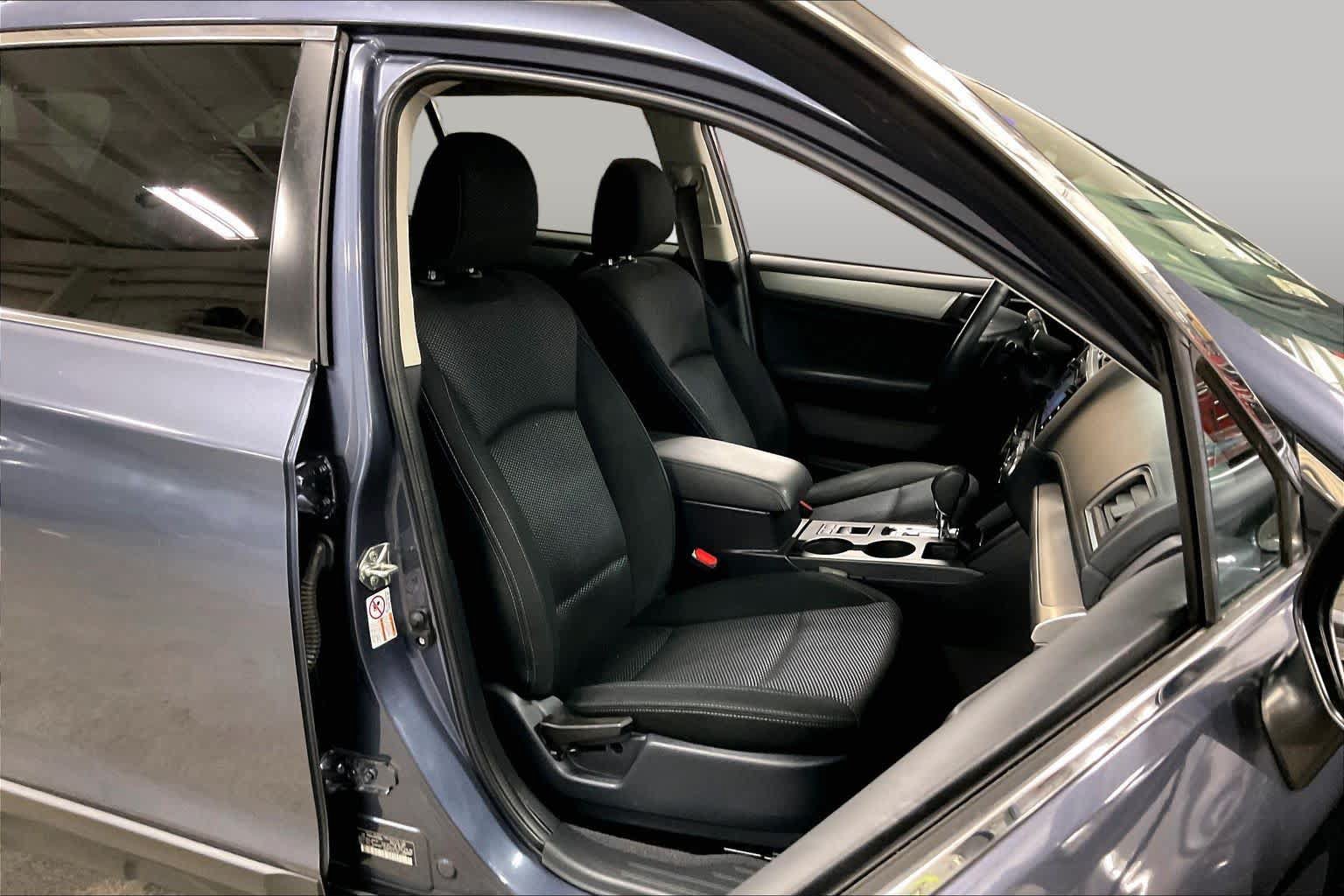 Used 2017 Subaru Outback 2.5i Premium AWD/4WD image 9